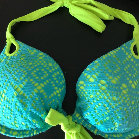 Victoria’s Secret Bikini Top 32C (swim) - Picture 1 of 4